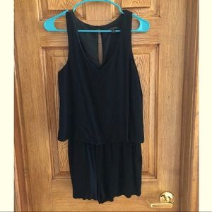 3/$25🎉 Banana Republic Black Romper